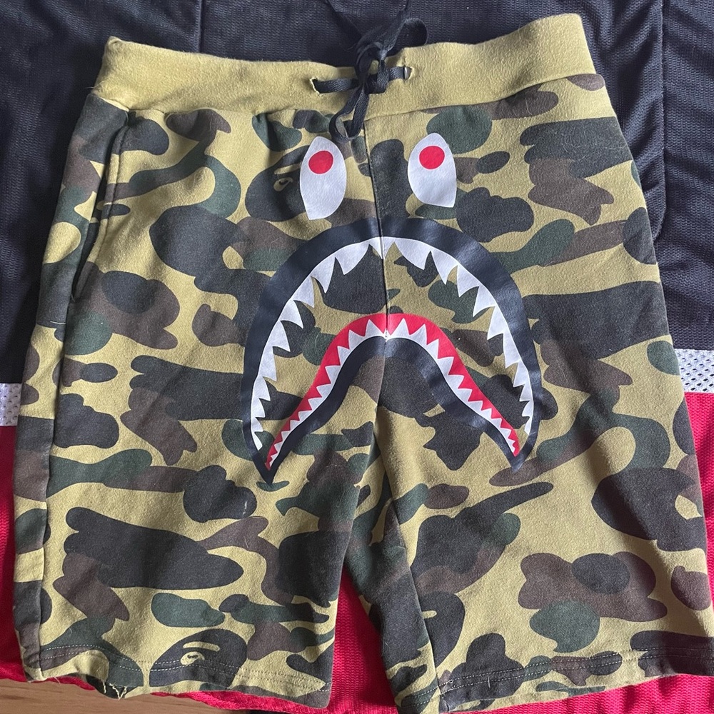 bape shorts size large